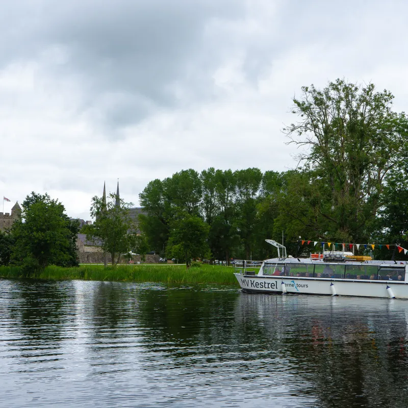 a small boat in a body of water