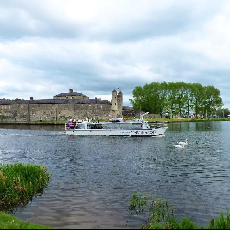 a small boat in a body of water